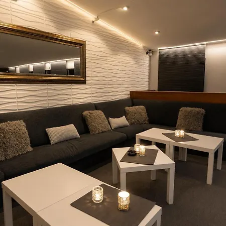 X With Private Jacuzzi And Sauna