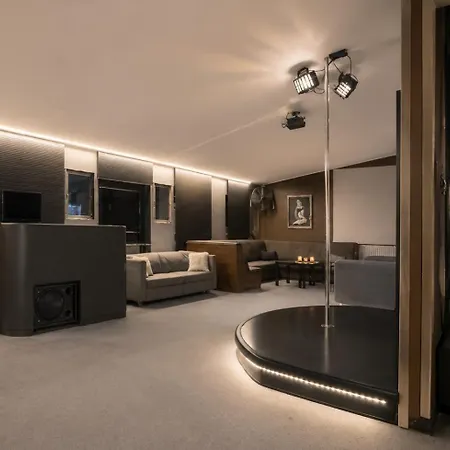X With Private Jacuzzi And Sauna Villa Budapest