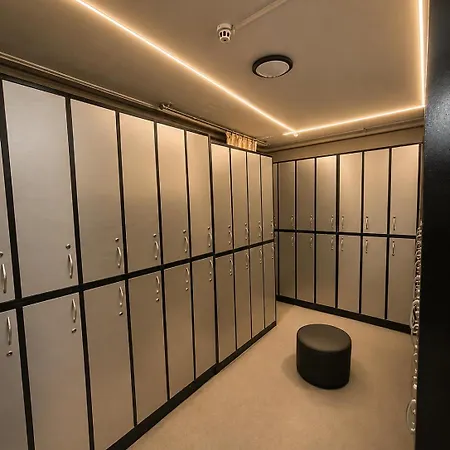 X With Private Jacuzzi And Sauna Budapest